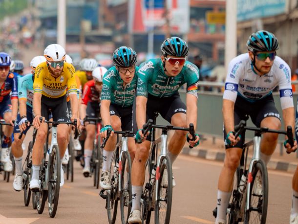 Johannes Adamietz (in terza posizione) è stato supportato al meglio dai suoi compagni di squadra REMBE<sup><small>®</small></sup> rad-net.